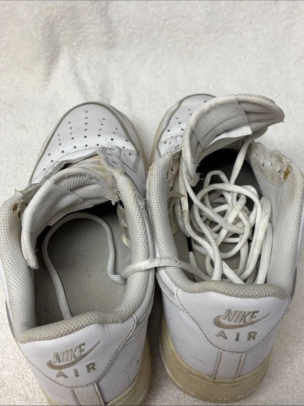 Nike Air Force 1 ’07 Triple White Men’s Size 9 CW2288-111